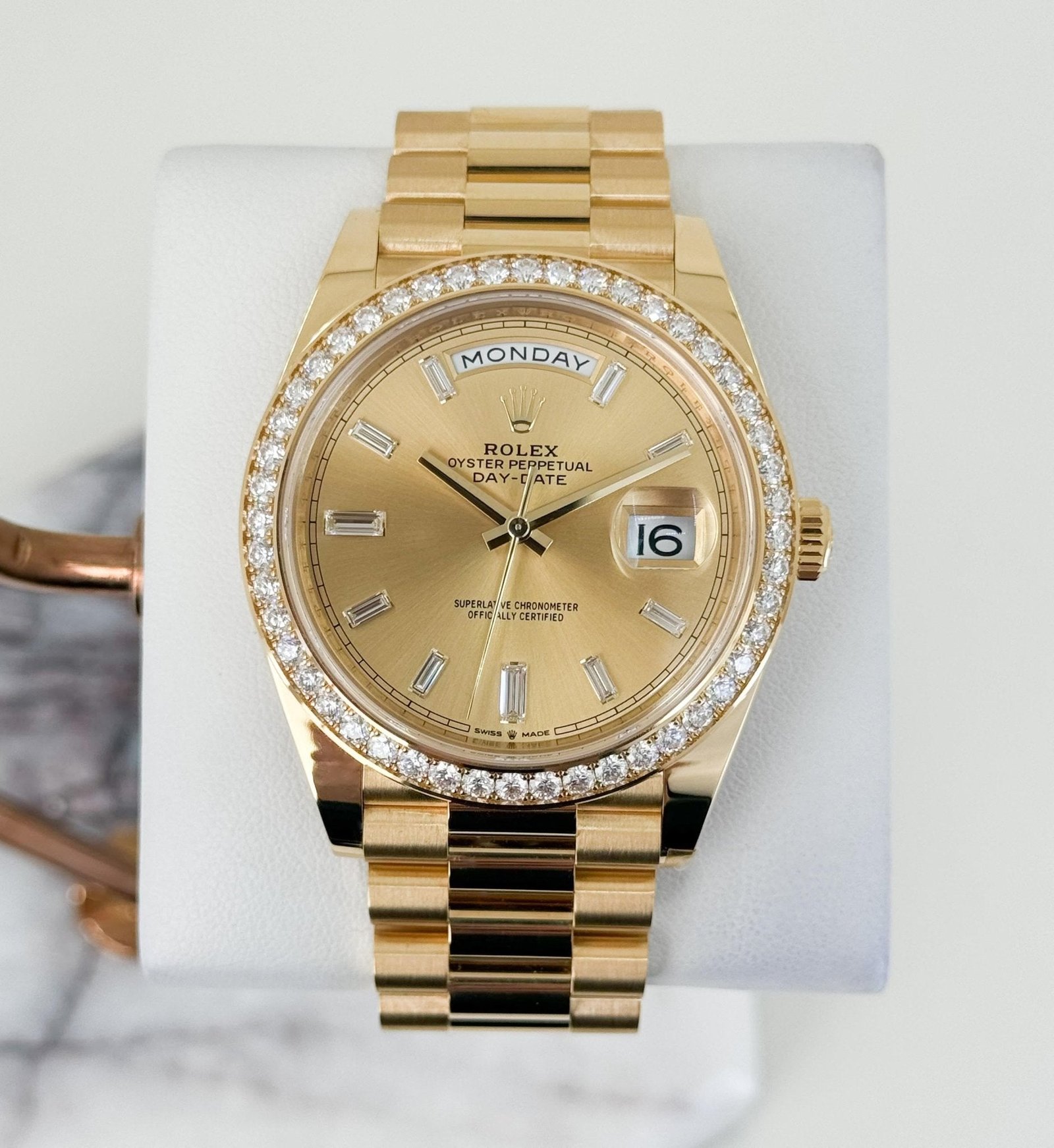 rolex-day-date-40-yellow-gold-champagne-diamond-dial-diamond-bezel-president-bracelet-228348rbr-929205.jpg Rolex Day-Date 40 Yellow Gold Champagne Diamond Dial & Diamond Bezel President Bracelet 228348RBR - - Image 1